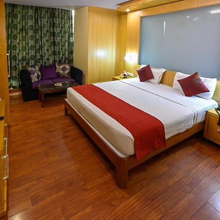 Hotel Emarald, Új-Delhi Kültér fotó