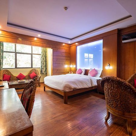 Hotel Emarald, Új-Delhi Kültér fotó