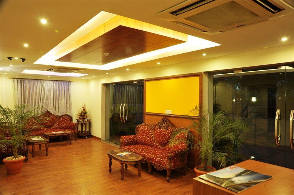 Hotel Emarald, Új-Delhi Kültér fotó