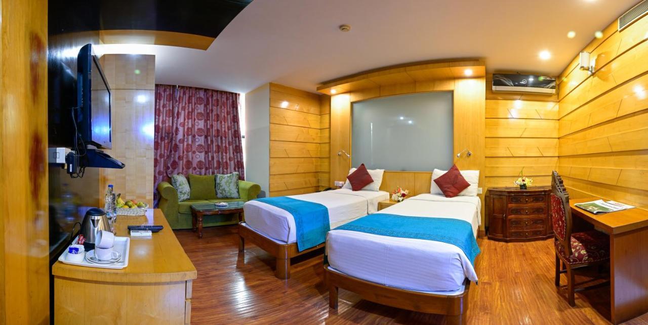 Hotel Emarald, Új-Delhi Kültér fotó