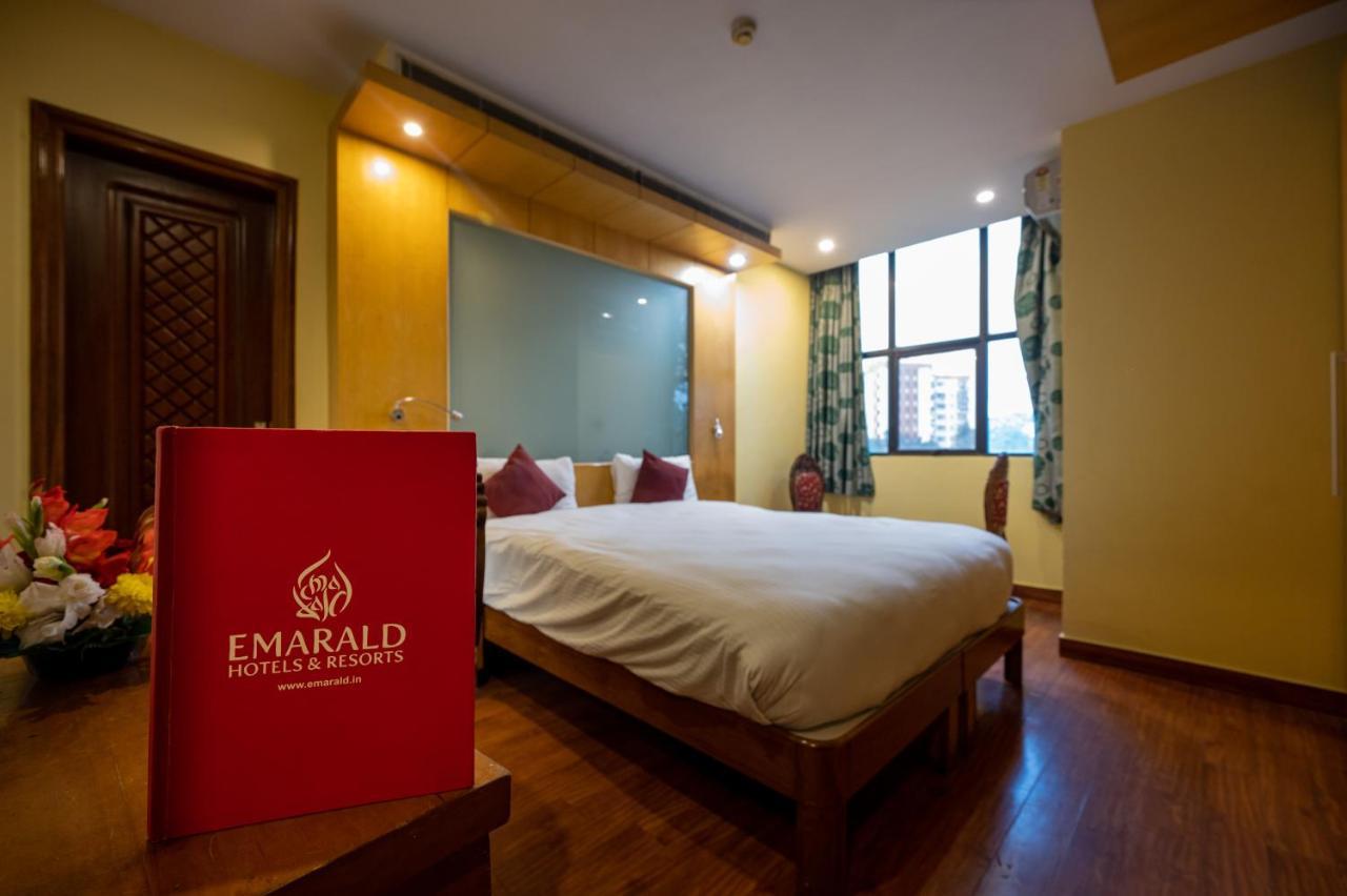 Hotel Emarald, Új-Delhi Kültér fotó