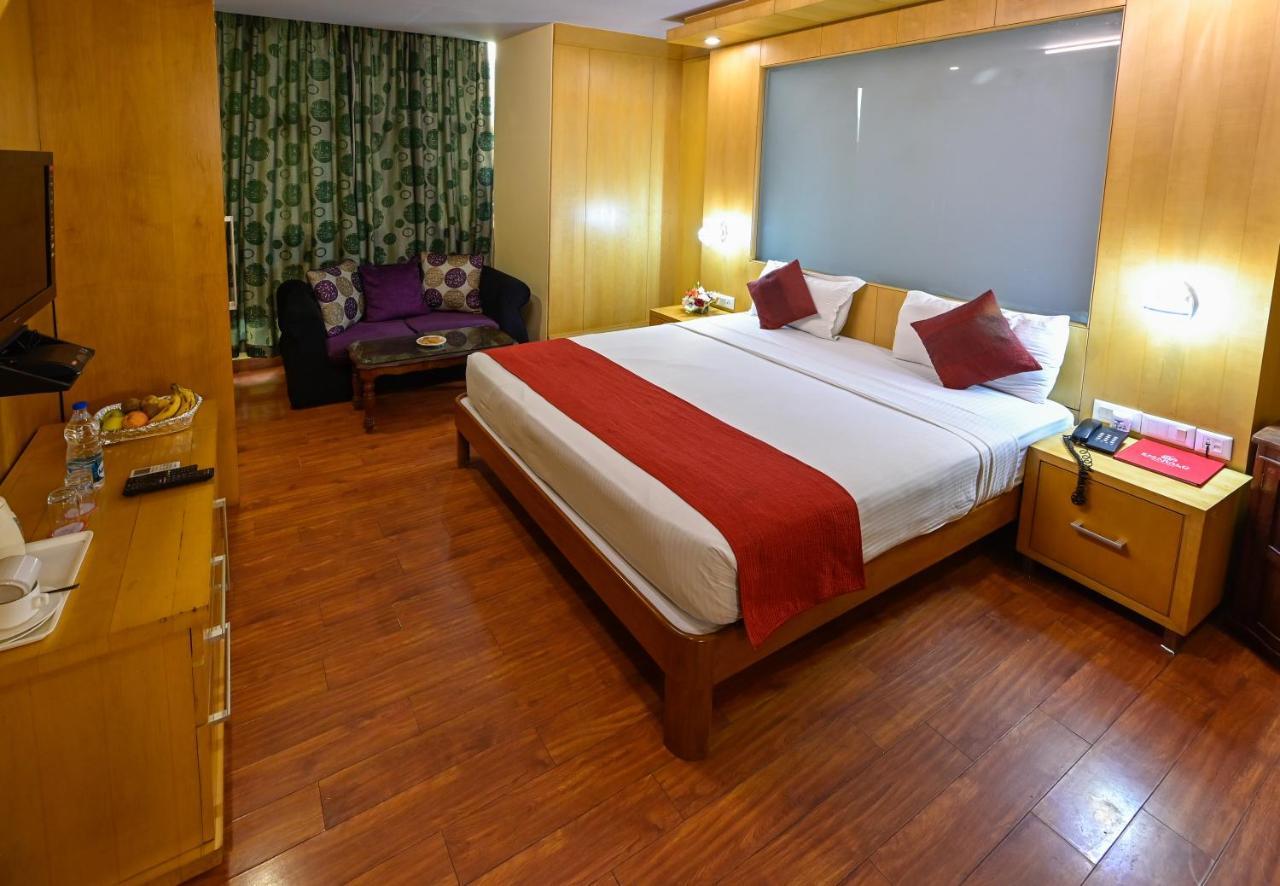 Hotel Emarald, Új-Delhi Kültér fotó