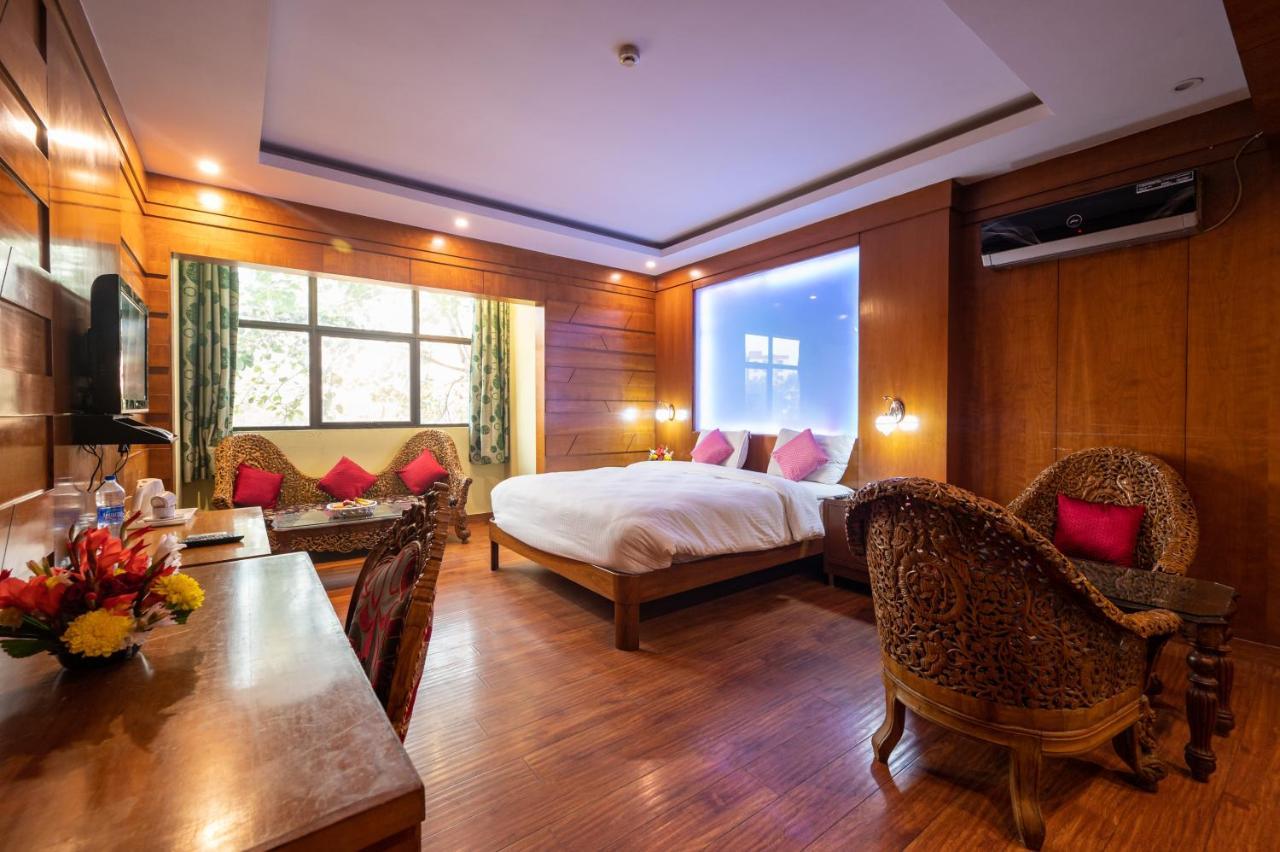 Hotel Emarald, Új-Delhi Kültér fotó
