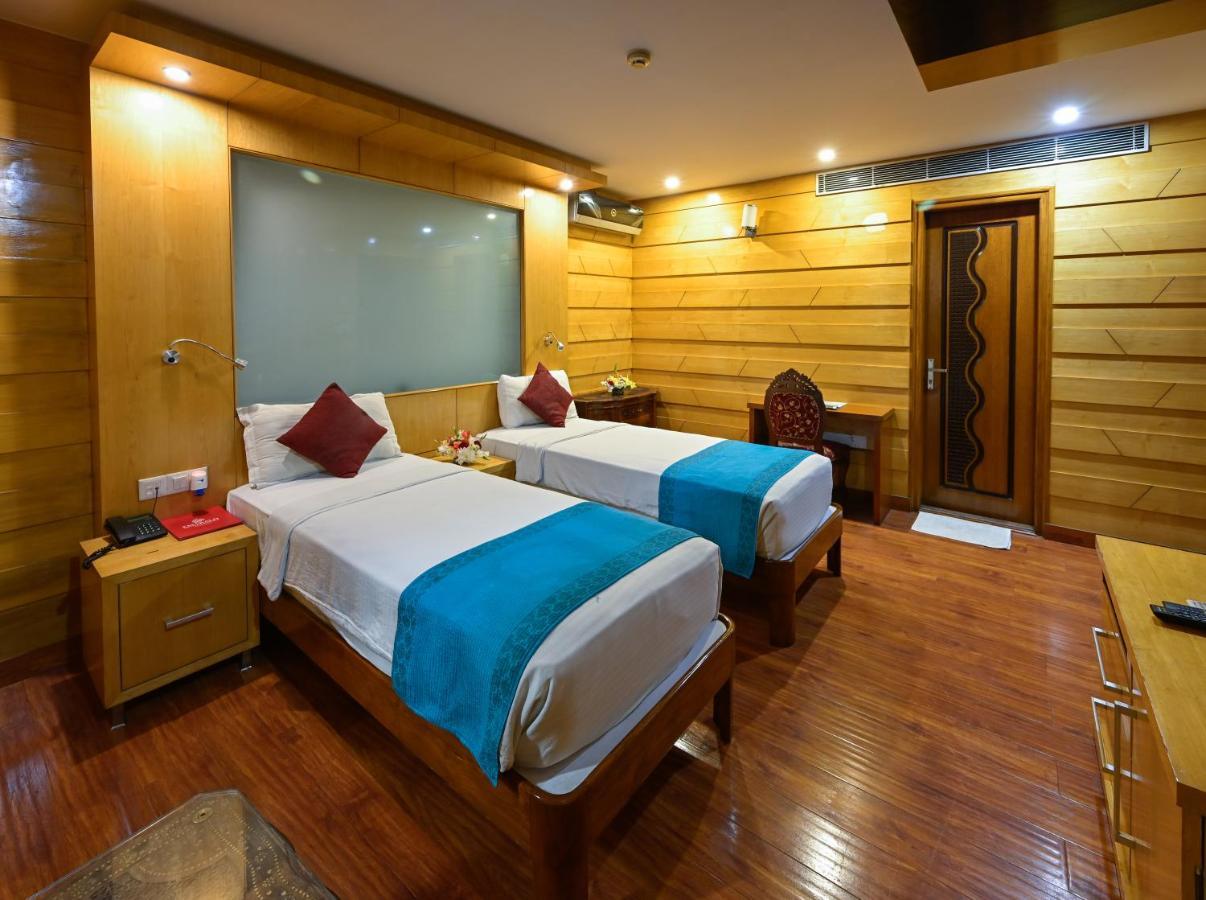 Hotel Emarald, Új-Delhi Kültér fotó
