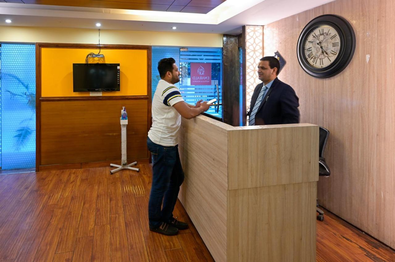 Hotel Emarald, Új-Delhi Kültér fotó