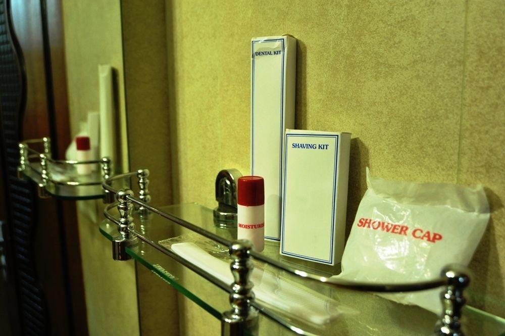 Hotel Emarald, Új-Delhi Kültér fotó