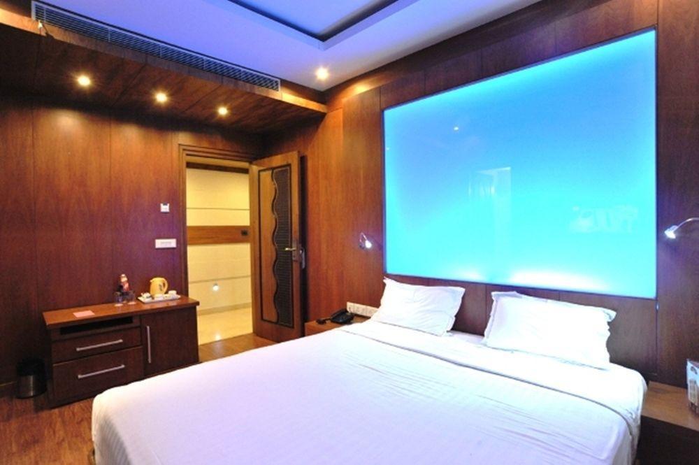 Hotel Emarald, Új-Delhi Kültér fotó
