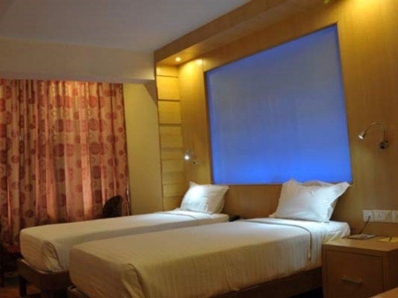 Hotel Emarald, Új-Delhi Kültér fotó